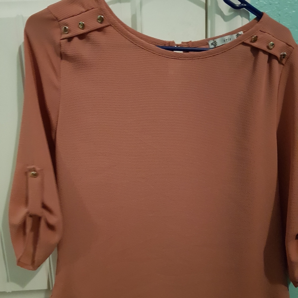 Women light pink blouse